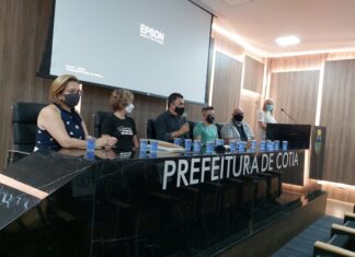 “Tênis nas Escolas” capacita professores e entrega kits para prática do esporte em Cotia