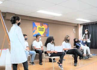 Estudantes de escola de Barueri montam peça teatral abordando inclusão
