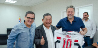 Doutor Sato recebe diretoria e presidência do Santos e do São Paulo Futebol Clube