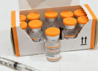 Estados pedem imunizantes contra covid-19 para bebês sem comorbidade