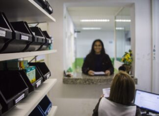 Cotia lança processo seletivo para contratação de farmacêutico e assistente de farmácia