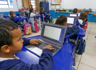 Prefeitura de Itapevi entrega mais de 1,1 mil novos chromebooks para 10 escolas da rede municipal de ensino