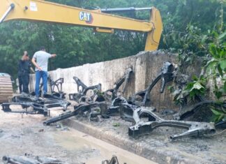 Funcionário de Obras Cotia localizam desova de quadros de motos roubadas