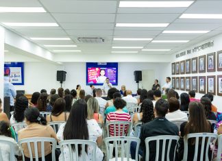 50 monitores para escolas municipais são empossados em Itapevi