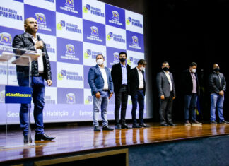 Marcos Tonho realiza a entrega de mais de 200 registros de imóveis para os moradores de Santana de Parnaíba