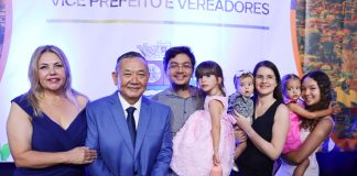 Dr. Sato toma posse como primeiro prefeito reeleito de Jandira em 20 anos, marcando avanços históricos no município