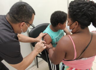 Começa vacinação contra Covid para crianças de seis meses a menores de três anos em Barueri
