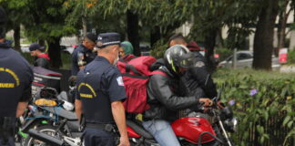 Operação conjunta da GCM com a PM aborda possíveis falsos motociclistas em Alphaville