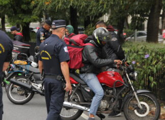 Operação conjunta da GCM com a PM aborda possíveis falsos motociclistas em Alphaville