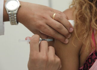 Barueri começa a vacinar com quarta dose as pessoas com 30 anos ou mais