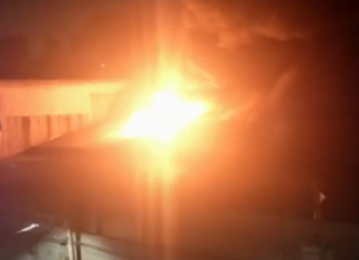 Incêndio atinge empresa de plástico em Cotia nesta segunda-feira