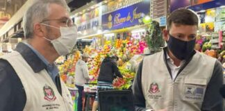 Secretaria da Justiça e Ipem-SP autuam boxes fiscalizados no Mercadão de São Paulo