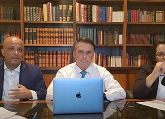 Ida para novo partido está “bastante avançada”, diz Bolsonaro