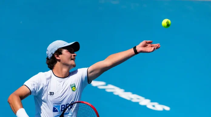 Dores lombares tiram João Fonseca de mais um torneio na Austrália