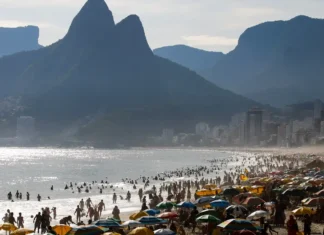 Turismo brasileiro tem faturamento recorde de R$ 185 bi em 2025