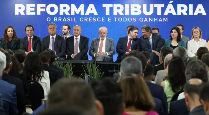 Lula cria comitê gestor e lança plataforma da reforma tributária