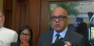 Venezuela diz que já libertou 400 presos; oposição e ONGs contestam