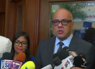 Venezuela diz que já libertou 400 presos; oposição e ONGs contestam