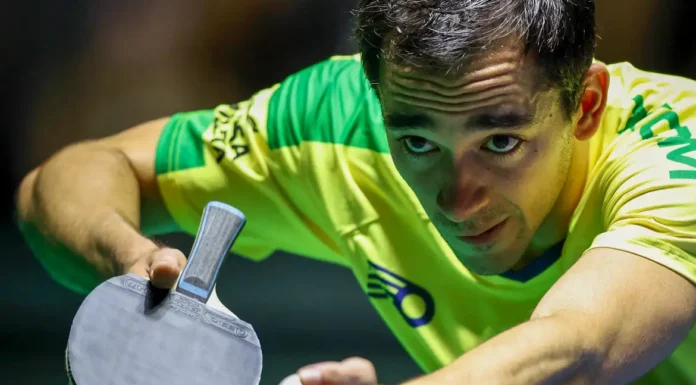 Calderano fica com bronze em Doha após derrota para jovem chinês