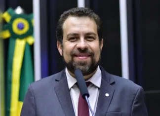 Boulos diz que colocará governo na rua, ouvindo demandas populares