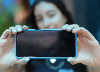 Uso de internet por adolescentes nas escolas cai de 51% para 37%