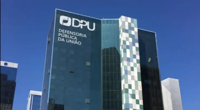 DPU pede que Eduardo Bolsonaro seja notificado por carta nos EUA