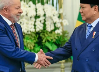 Brasil e Indonésia firmam acordos; Lula confirma candidatura em 2026