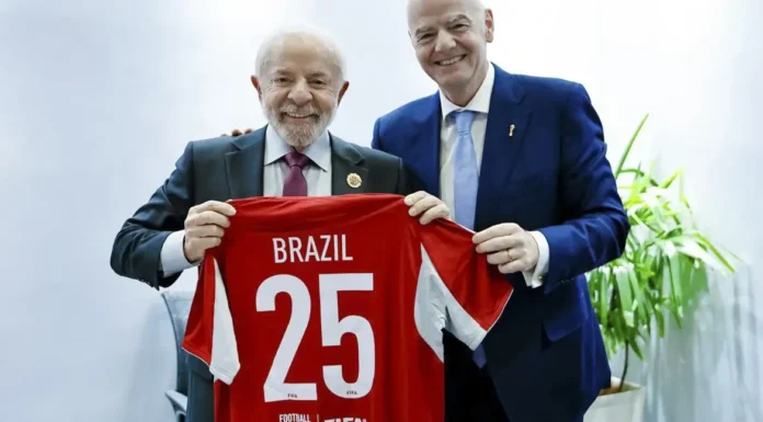 Lula convida presidente da Fifa para conhecer Universidade do Esporte