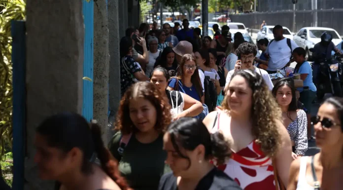 Professores fazem a primeira edição da Prova Nacional Docente