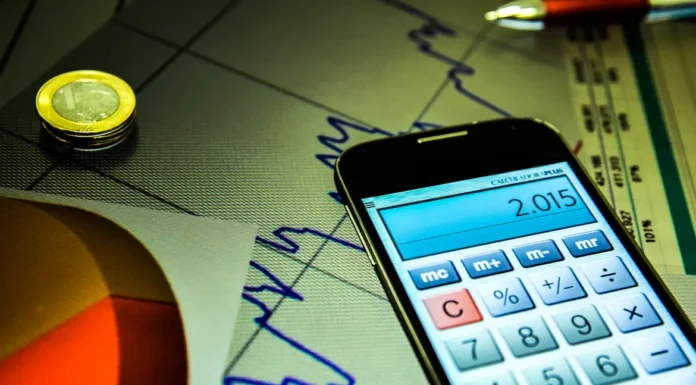 Mercado financeiro reduz previsão da inflação para 4,56% em 2025