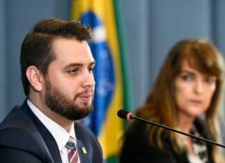 Polícia Federal prende Filipe Martins, condenado pela trama golpista