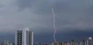 São Paulo ainda tem mais de 45 mil imóveis sem luz devido às chuvas