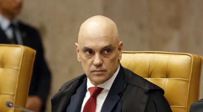 Moraes autoriza visitas de filhos e enteada a Bolsonaro