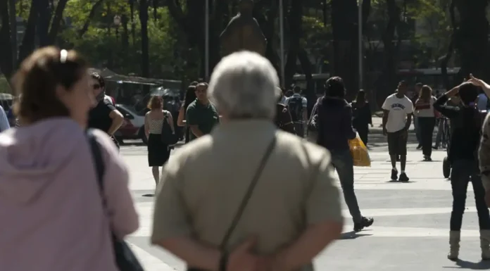 Cerca de 300 mil idosos brasileiros têm algum grau de TEA, diz estudo
