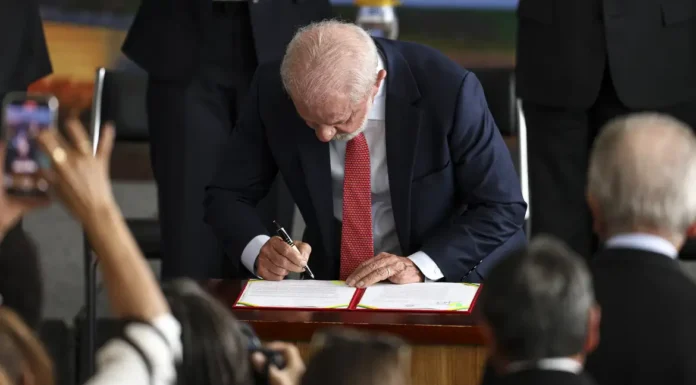 Lula veta integralmente PL da Dosimetria
