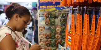 Preços de material escolar podem variar até 269% em papelarias de SP