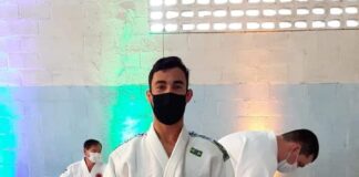Judoca de Cotia é oficializado faixa preta 2º Dan em cerimônia de graduação