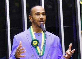 Lewis Hamilton recebe título de Cidadão Honorário Brasileiro