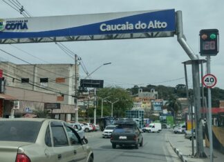 Avenida Antônio Mathias de Camargo, no centro de Cotia, ganha lombadas eletrônicas