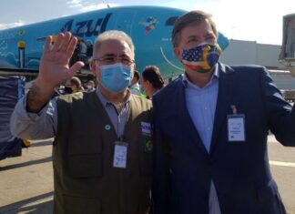 Lote com 3 milhões de doses da vacina da Janssen chega ao Brasil