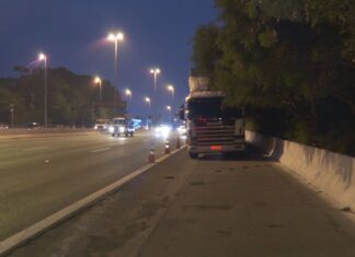 Homem morre atropelado por ônibus na Marginal Tietê