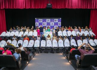Prefeito Marcos Tonho acompanha mais uma entrega do Kit Mãe Parnaibana