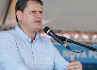 Ministro defende participação do setor privado na contratação de obras