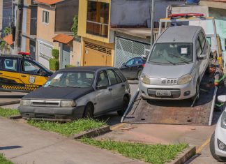 Semurb intensifica o recolhimento de veículos abandonados em Barueri