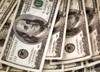 Bolsa tem forte alta e fecha no segundo melhor nível do ano
