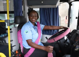 A força e a competência da mulher negra no transporte público de Barueri