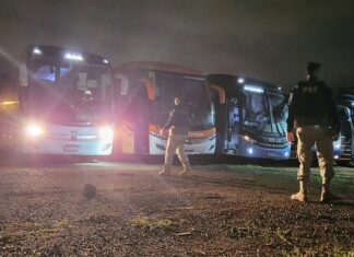 PRF apreende 55 ônibus envolvidos em atos golpistas