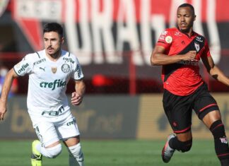 Palmeiras supera Atlético-GO pelo Brasileiro e vence a sétima seguida