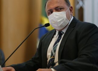 Procuradoria entra com ação de improbidade contra ex-ministro Pazuello