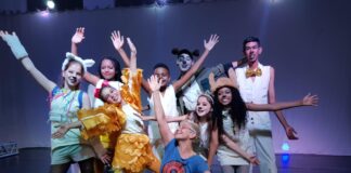 “Pluft, o Fantasminha” vira radionovela pelas vozes de alunas de teatro em Barueri